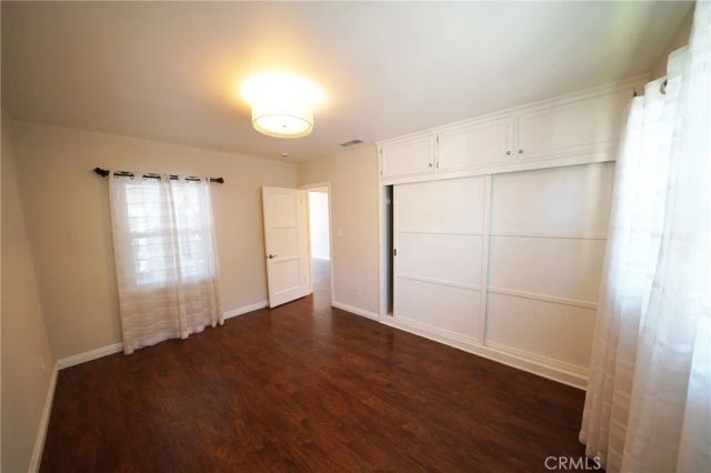 11252 Delano, Los Angeles, CA 91606