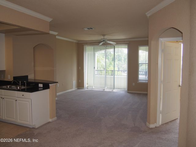 8539 GATE Parkway W 9411, Jacksonville, FL 32216