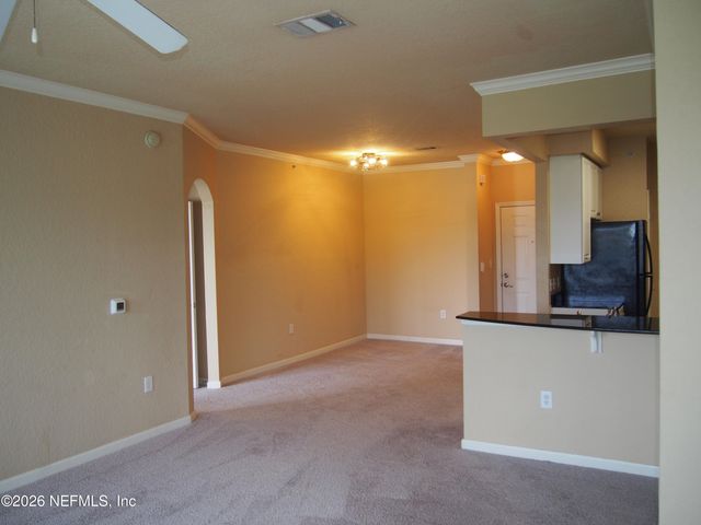 8539 GATE Parkway W 9411, Jacksonville, FL 32216