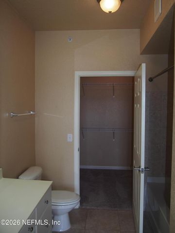 8539 GATE Parkway W 9411, Jacksonville, FL 32216