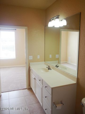 8539 GATE Parkway W 9411, Jacksonville, FL 32216