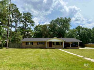 617 Garrett Street, Brewton, AL 36426