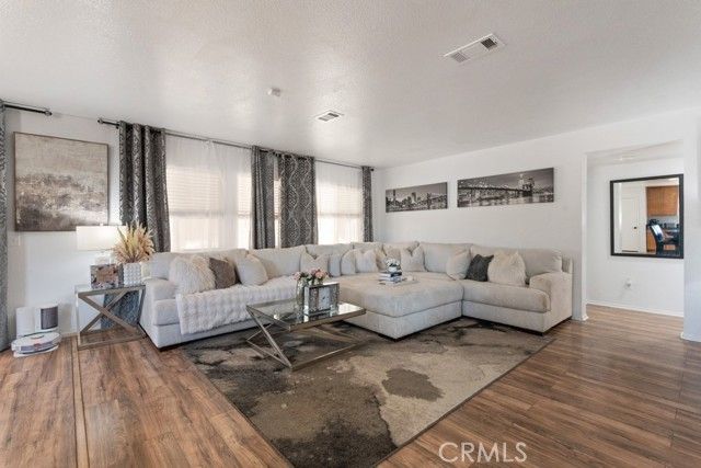 14075 Tourmaline Street, Hesperia, CA 92344