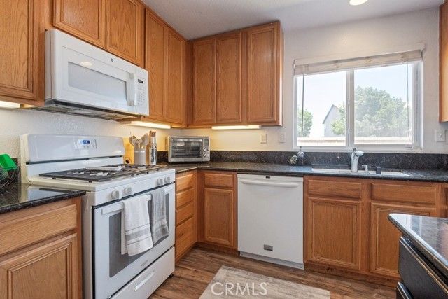 14075 Tourmaline Street, Hesperia, CA 92344