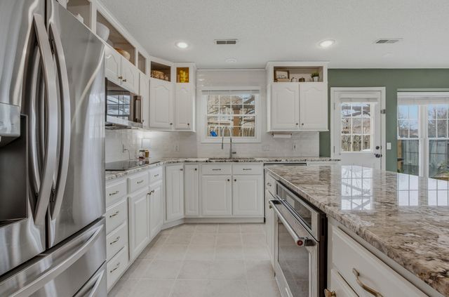 1610 CANTON DR, Columbia, MO 65203