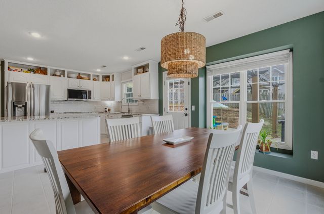 1610 CANTON DR, Columbia, MO 65203