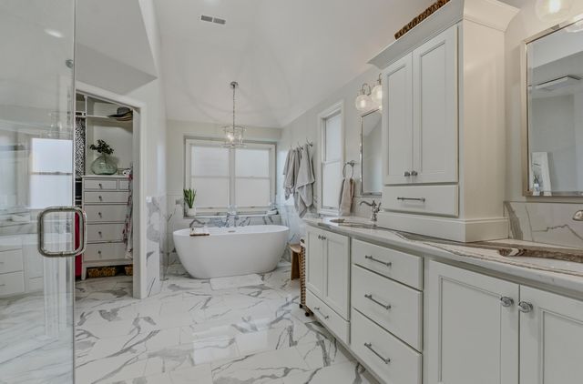 1610 CANTON DR, Columbia, MO 65203