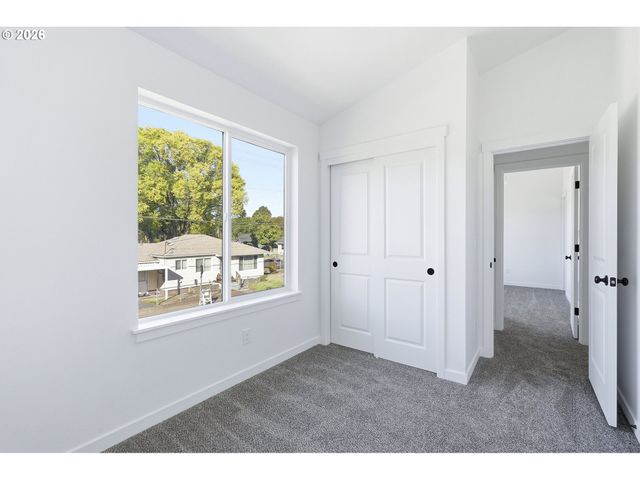 8716 Se Bybee Blvd, Portland, OR 97266