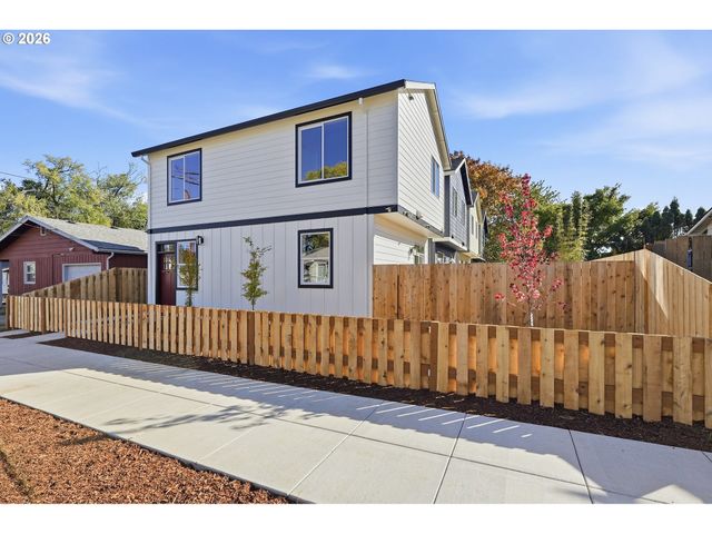 8716 Se Bybee Blvd, Portland, OR 97266