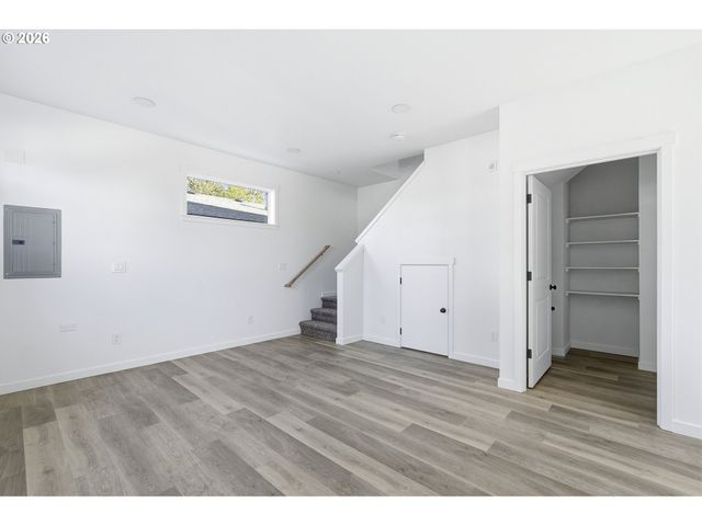 8716 Se Bybee Blvd, Portland, OR 97266