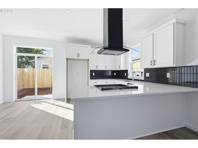 8716 Se Bybee Blvd, Portland, OR 97266