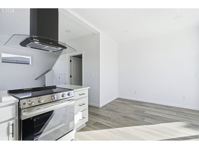 8716 Se Bybee Blvd, Portland, OR 97266