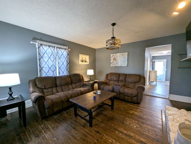 331 Jackson St, Paris, TN 38242