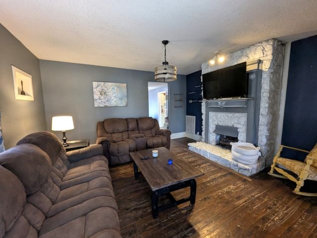 331 Jackson St, Paris, TN 38242