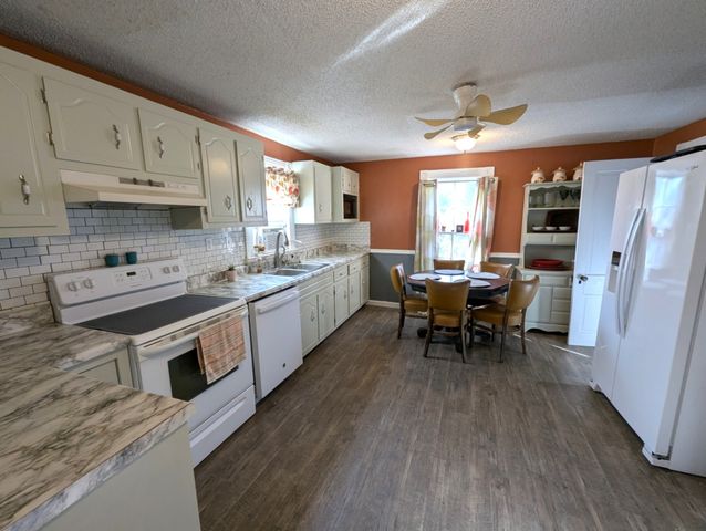 331 Jackson St, Paris, TN 38242