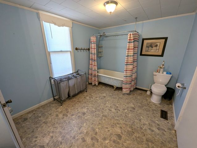 331 Jackson St, Paris, TN 38242