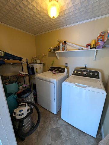 331 Jackson St, Paris, TN 38242