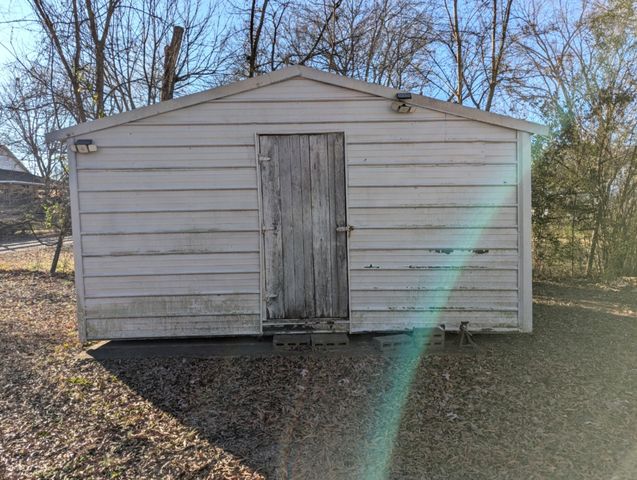 331 Jackson St, Paris, TN 38242