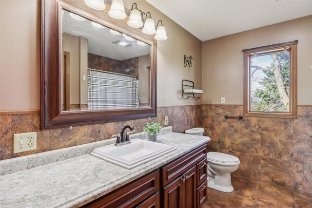 2463 110th Street, Marengo, IA 52301