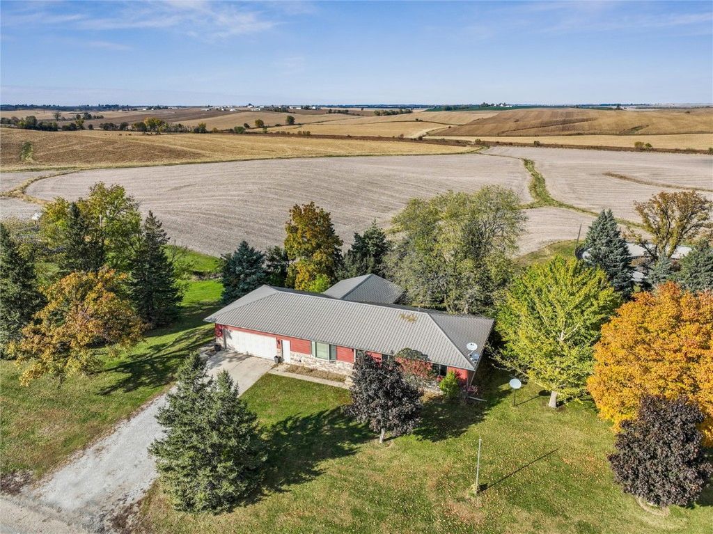 2463 110th Street, Marengo, IA 52301