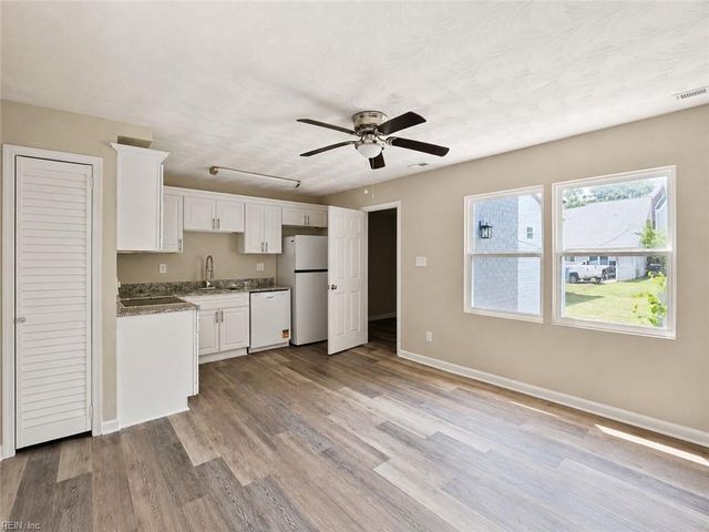 4021 Sloop TRL, Chesapeake, VA 23321
