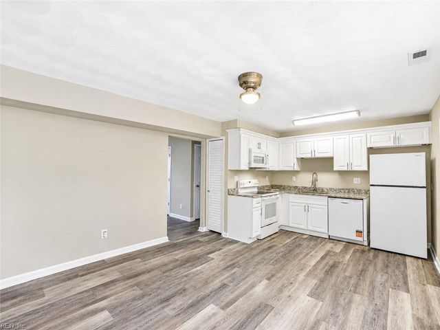 4021 Sloop TRL, Chesapeake, VA 23321