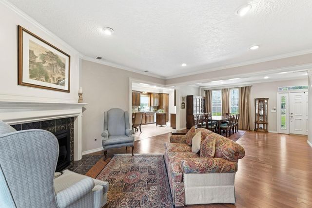 77 W Night Heron Place, The Woodlands, TX 77382