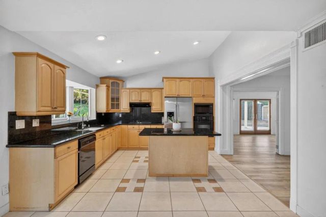 1654 Candlelight Ave, Escondido, CA 92029