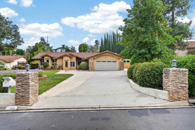 1654 Candlelight Ave, Escondido, CA 92029
