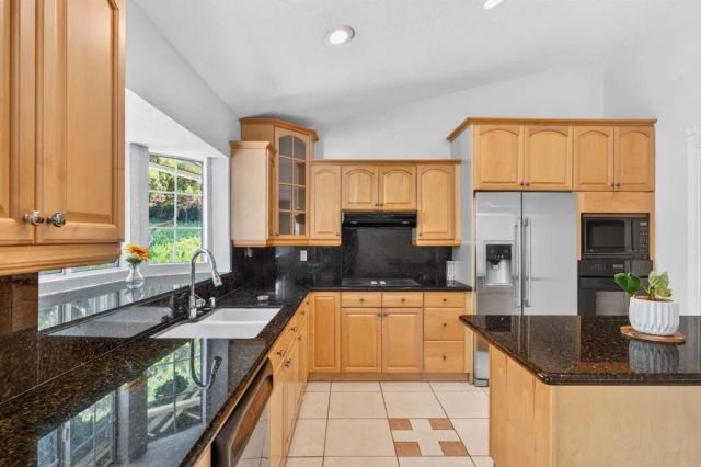1654 Candlelight Ave, Escondido, CA 92029