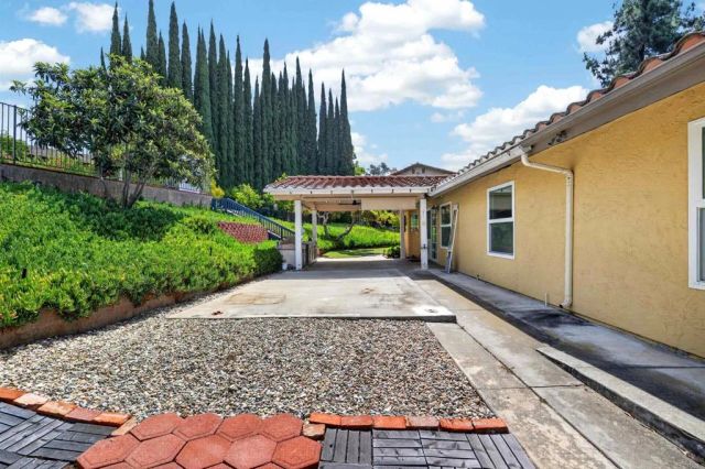 1654 Candlelight Ave, Escondido, CA 92029