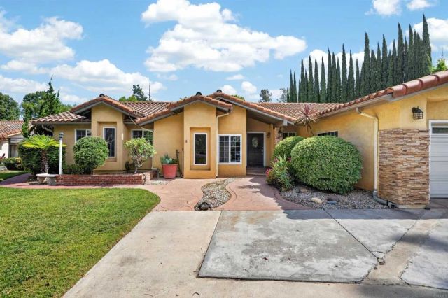1654 Candlelight Ave, Escondido, CA 92029