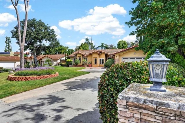 1654 Candlelight Ave, Escondido, CA 92029