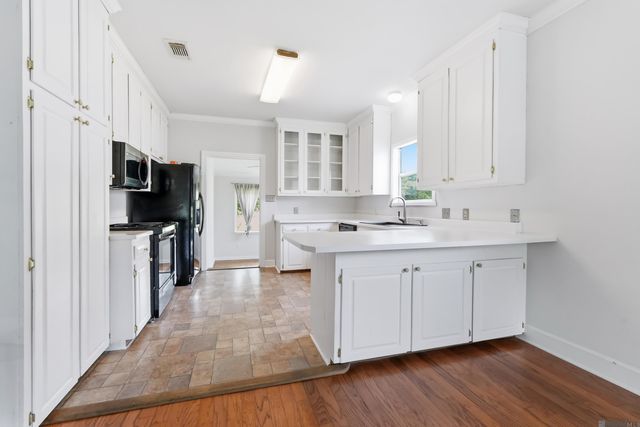 1305 E Tiffani St, Gonzales, LA 70737