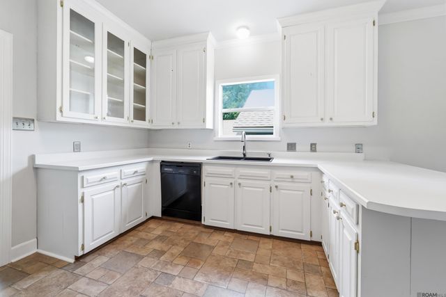 1305 E Tiffani St, Gonzales, LA 70737
