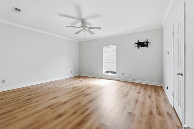 1305 E Tiffani St, Gonzales, LA 70737