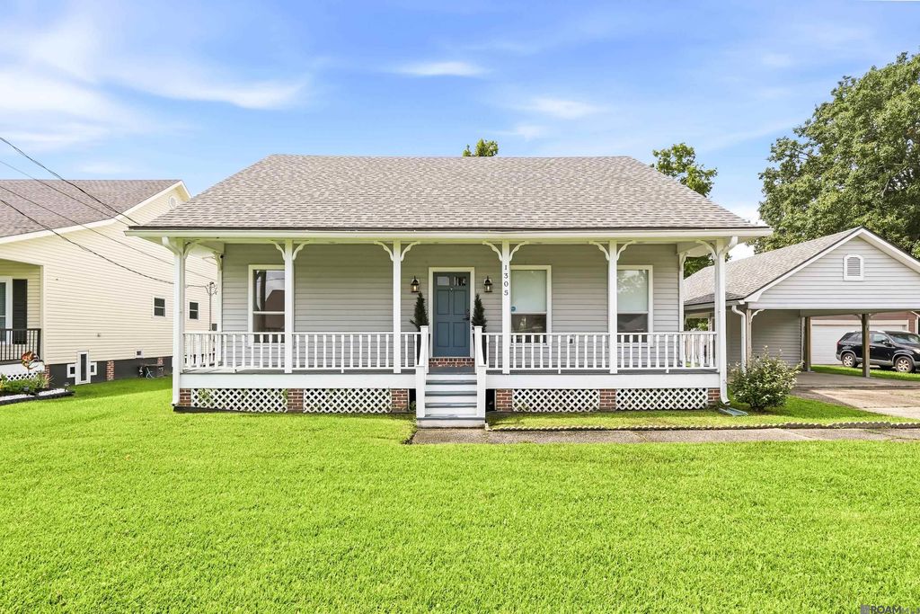 1305 E Tiffani St, Gonzales, LA 70737