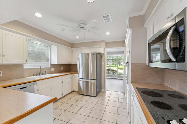 8015 Burning Hills Drive, Houston, TX 77071