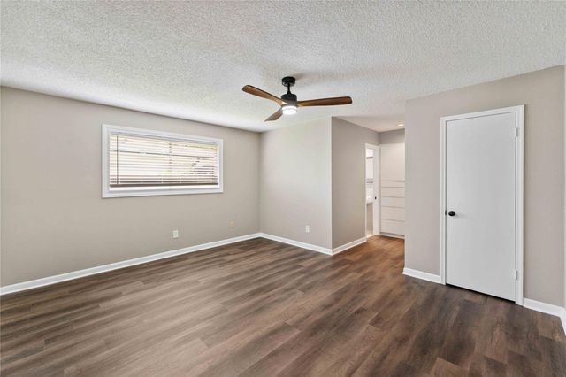 8015 Burning Hills Drive, Houston, TX 77071