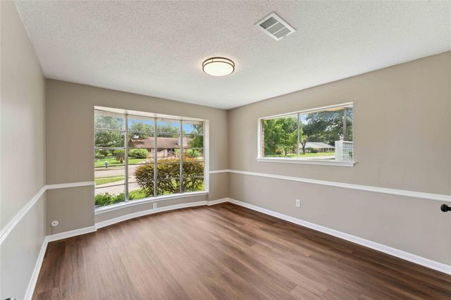 8015 Burning Hills Drive, Houston, TX 77071