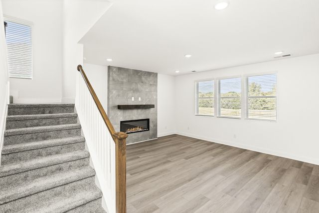 1556 OAK SPRINGS DR, Columbia, TN 38401