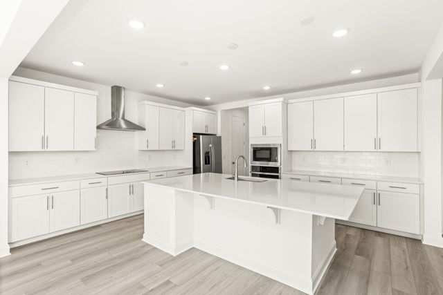 1556 OAK SPRINGS DR, Columbia, TN 38401