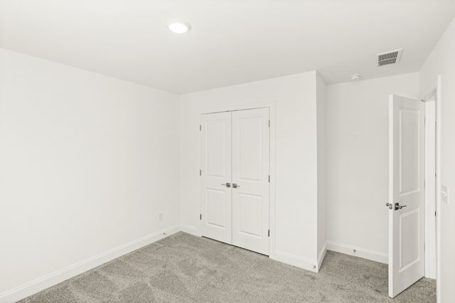 1556 OAK SPRINGS DR, Columbia, TN 38401