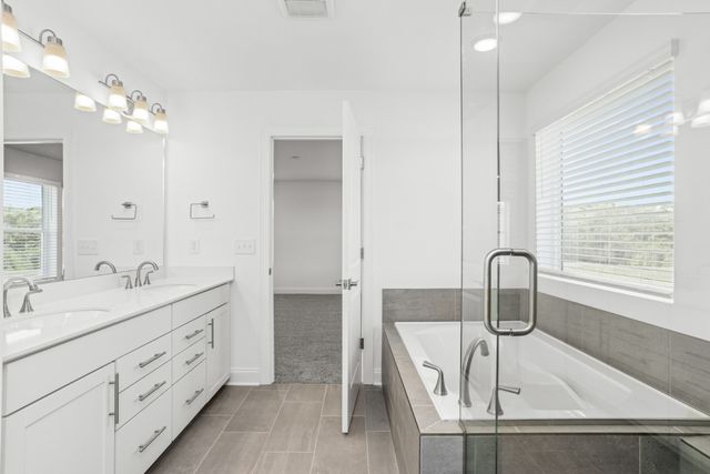 1556 OAK SPRINGS DR, Columbia, TN 38401