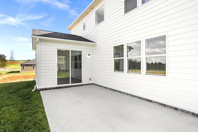 1556 OAK SPRINGS DR, Columbia, TN 38401