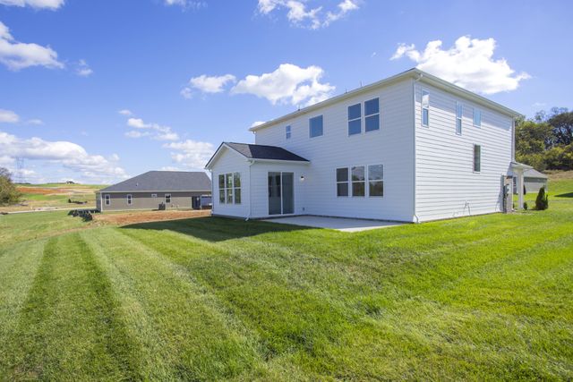 1556 OAK SPRINGS DR, Columbia, TN 38401