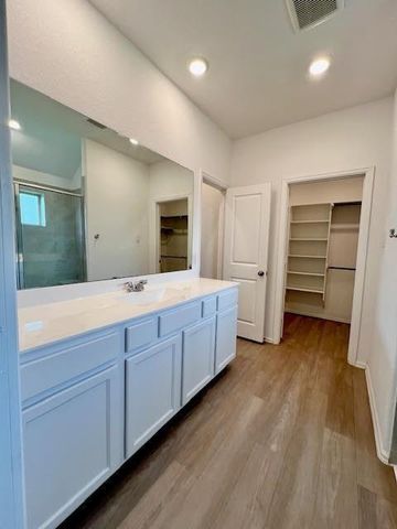 7419 Hillside Avenue, Mont Belvieu, TX 77523