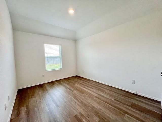 7419 Hillside Avenue, Mont Belvieu, TX 77523