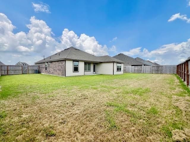 7419 Hillside Avenue, Mont Belvieu, TX 77523
