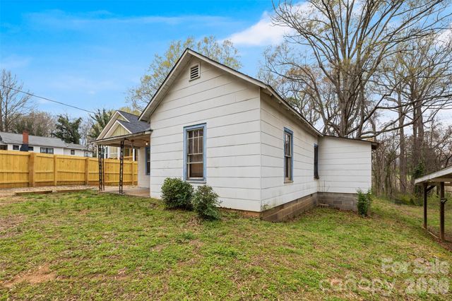 502 Fayetteville Avenue, Statesville, NC 28677